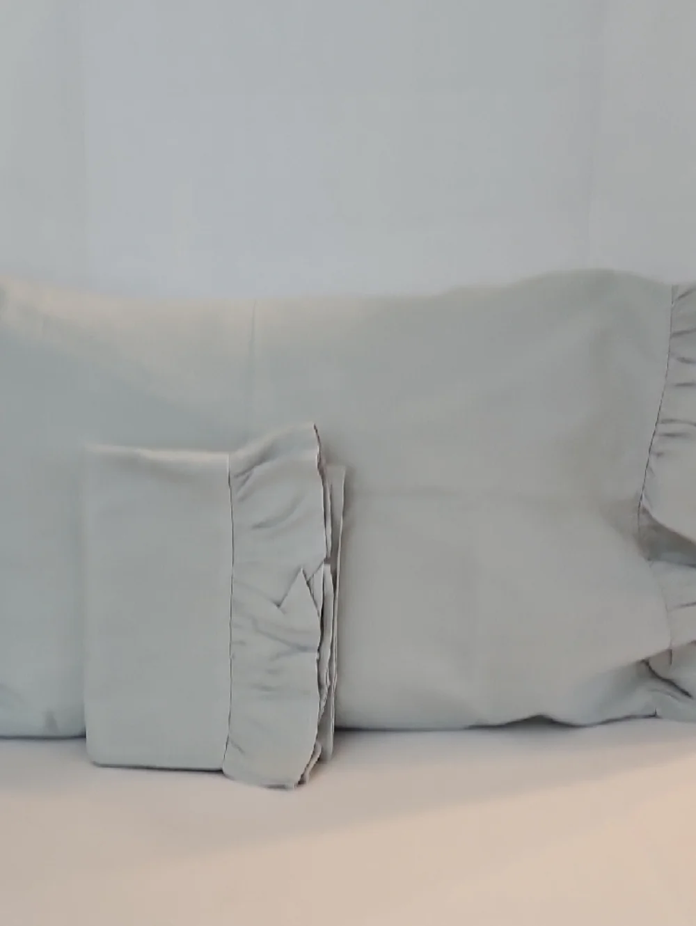 Ralph Lauren Blue Sage Woven Ruffle Hem Cotton Standard Pillowcase Set
